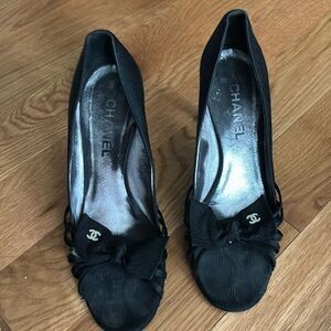 Chanel size 38 1/2 black heels